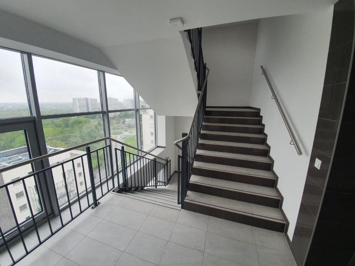 Apartament Wsrod 1000Cy Swiatel - Z Parkingiem W Hali Garazowej- Duzy Balkon Z Lezakami - Piekny Widok Noca Na Panorame Tysiaclecia Katowice Exterior photo