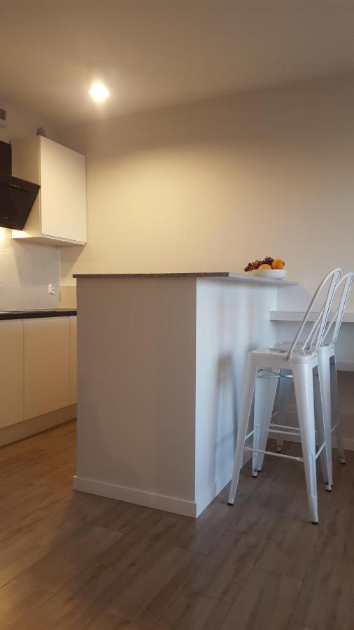 Apartament Wsrod 1000Cy Swiatel - Z Parkingiem W Hali Garazowej- Duzy Balkon Z Lezakami - Piekny Widok Noca Na Panorame Tysiaclecia Katowice Exterior photo