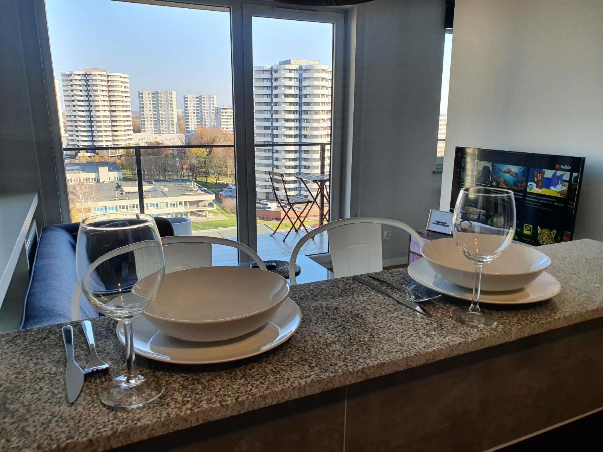 Apartament Wsrod 1000Cy Swiatel - Z Parkingiem W Hali Garazowej- Duzy Balkon Z Lezakami - Piekny Widok Noca Na Panorame Tysiaclecia Katowice Exterior photo
