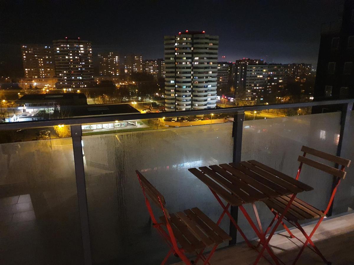 Apartament Wsrod 1000Cy Swiatel - Z Parkingiem W Hali Garazowej- Duzy Balkon Z Lezakami - Piekny Widok Noca Na Panorame Tysiaclecia Katowice Exterior photo