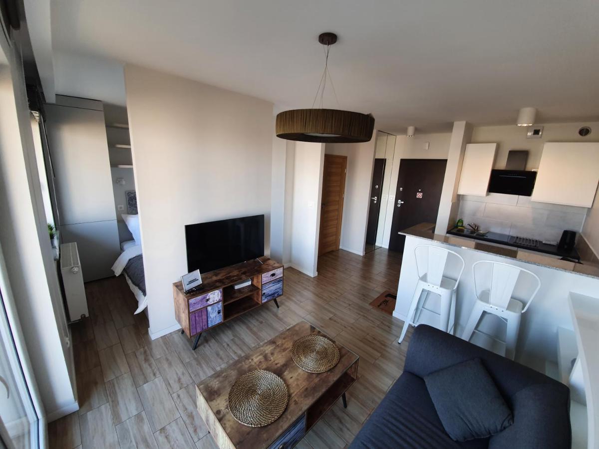 Apartament Wsrod 1000Cy Swiatel - Z Parkingiem W Hali Garazowej- Duzy Balkon Z Lezakami - Piekny Widok Noca Na Panorame Tysiaclecia Katowice Exterior photo