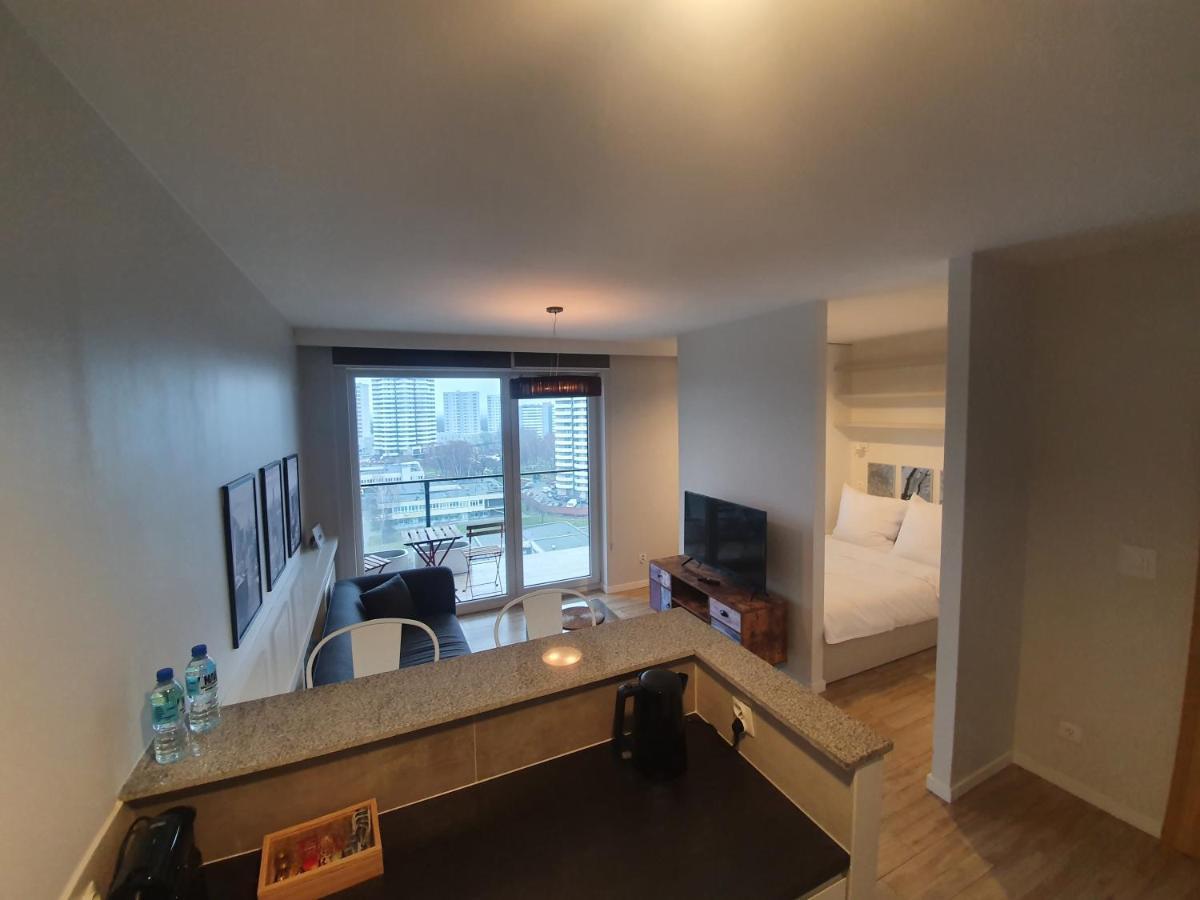 Apartament Wsrod 1000Cy Swiatel - Z Parkingiem W Hali Garazowej- Duzy Balkon Z Lezakami - Piekny Widok Noca Na Panorame Tysiaclecia Katowice Exterior photo