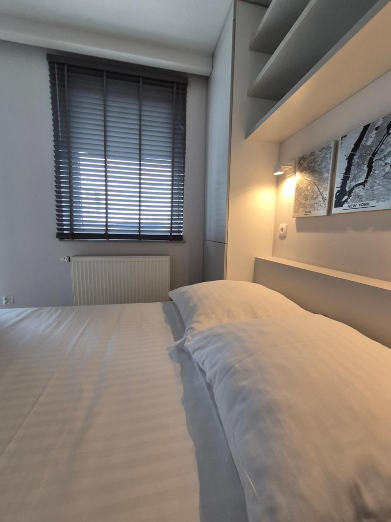 Apartament Wsrod 1000Cy Swiatel - Z Parkingiem W Hali Garazowej- Duzy Balkon Z Lezakami - Piekny Widok Noca Na Panorame Tysiaclecia Katowice Exterior photo