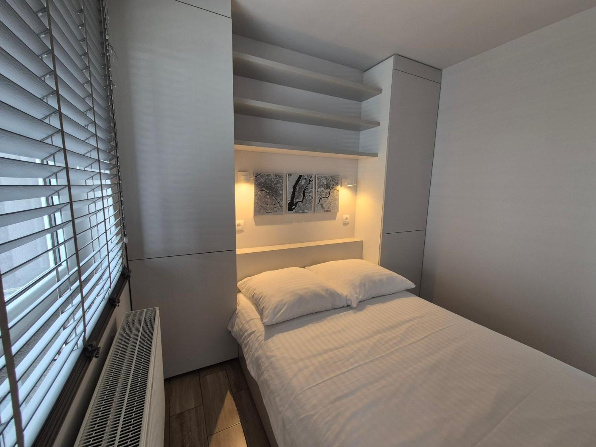 Apartament Wsrod 1000Cy Swiatel - Z Parkingiem W Hali Garazowej- Duzy Balkon Z Lezakami - Piekny Widok Noca Na Panorame Tysiaclecia Katowice Exterior photo